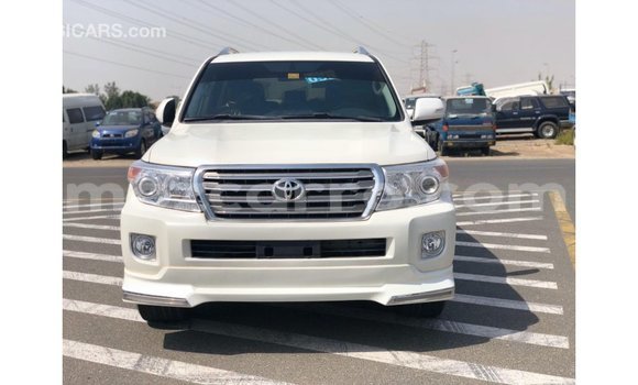 Buy Import Toyota Land Cruiser White Car in Import - Dubai in Cabo Delgado Buy Import Toyota Land Cruiser White Car in Import - Dubai in Cabo Delgado