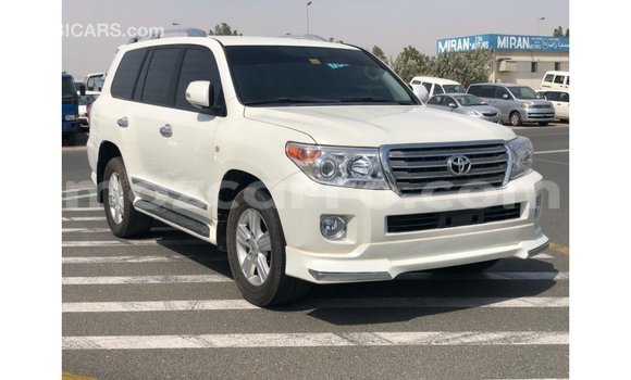 Buy Import Toyota Land Cruiser White Car in Import - Dubai in Cabo Delgado Buy Import Toyota Land Cruiser White Car in Import - Dubai in Cabo Delgado