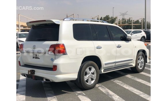 Buy Import Toyota Land Cruiser White Car in Import - Dubai in Cabo Delgado Buy Import Toyota Land Cruiser White Car in Import - Dubai in Cabo Delgado