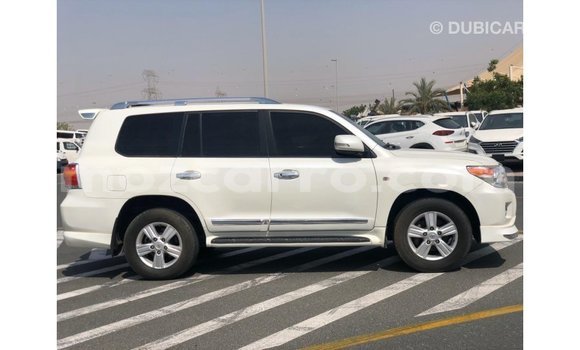 Buy Import Toyota Land Cruiser White Car in Import - Dubai in Cabo Delgado Buy Import Toyota Land Cruiser White Car in Import - Dubai in Cabo Delgado