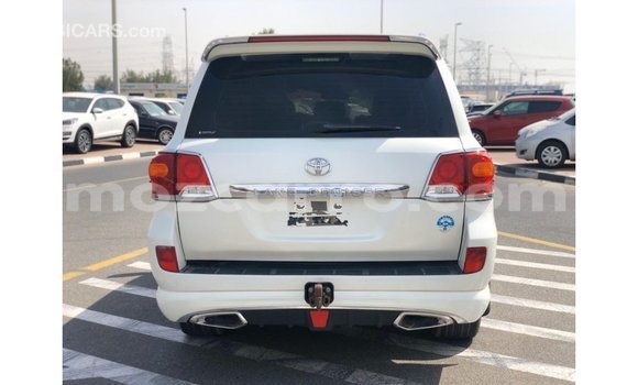 Buy Import Toyota Land Cruiser White Car in Import - Dubai in Cabo Delgado Buy Import Toyota Land Cruiser White Car in Import - Dubai in Cabo Delgado