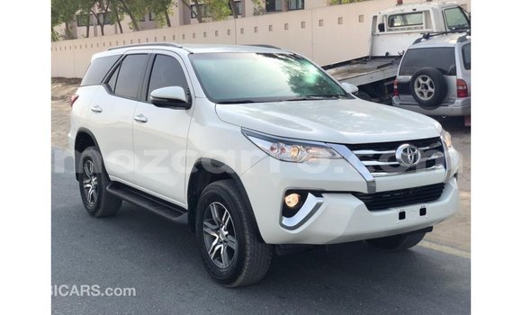 Nunua Imported Toyota Fortuner Nyeupe Gari ndani ya Import - Dubai nchini Cabo Delgado Nunua Imported Toyota Fortuner Nyeupe Gari ndani ya Import - Dubai nchini Cabo Delgado
