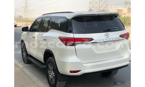 Nunua Imported Toyota Fortuner Nyeupe Gari ndani ya Import - Dubai nchini Cabo Delgado Nunua Imported Toyota Fortuner Nyeupe Gari ndani ya Import - Dubai nchini Cabo Delgado