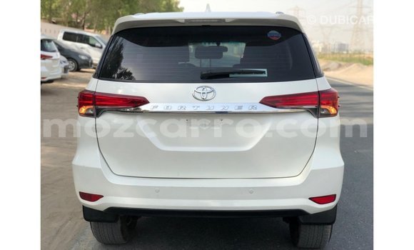 Nunua Imported Toyota Fortuner Nyeupe Gari ndani ya Import - Dubai nchini Cabo Delgado Nunua Imported Toyota Fortuner Nyeupe Gari ndani ya Import - Dubai nchini Cabo Delgado
