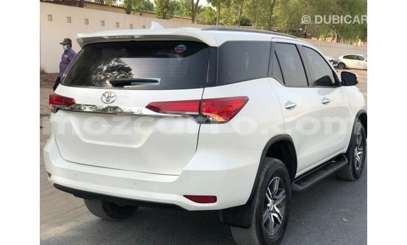Nunua Imported Toyota Fortuner Nyeupe Gari ndani ya Import - Dubai nchini Cabo Delgado Nunua Imported Toyota Fortuner Nyeupe Gari ndani ya Import - Dubai nchini Cabo Delgado