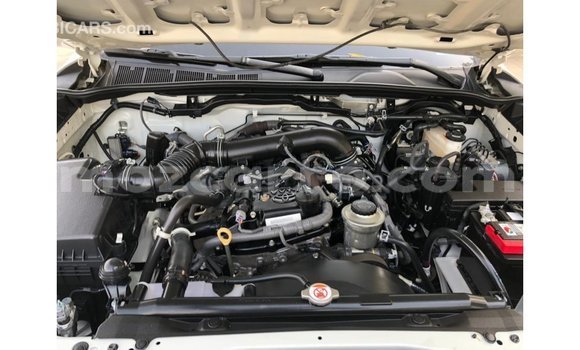 Nunua Imported Toyota Fortuner Nyeupe Gari ndani ya Import - Dubai nchini Cabo Delgado Nunua Imported Toyota Fortuner Nyeupe Gari ndani ya Import - Dubai nchini Cabo Delgado