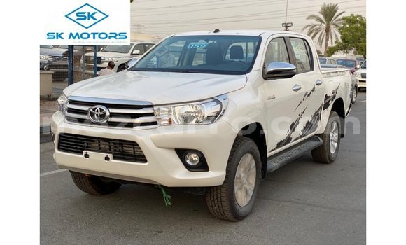 Buy Import Toyota Hilux White Car in Import - Dubai in Cabo Delgado