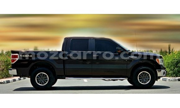 Tenga Imported Ford Club Wagon Bhurawuni Mota in Import - Dubai in Cabo Delgado Tenga Imported Ford Club Wagon Bhurawuni Mota in Import - Dubai in Cabo Delgado