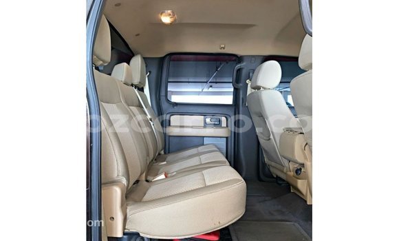 Tenga Imported Ford Club Wagon Bhurawuni Mota in Import - Dubai in Cabo Delgado Tenga Imported Ford Club Wagon Bhurawuni Mota in Import - Dubai in Cabo Delgado