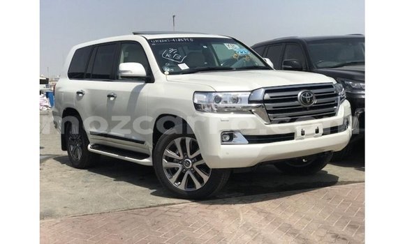 Comprar Importar Toyota Land Cruiser Branco Carro em Import - Dubai em Cabo Delgado Comprar Importar Toyota Land Cruiser Branco Carro em Import - Dubai em Cabo Delgado
