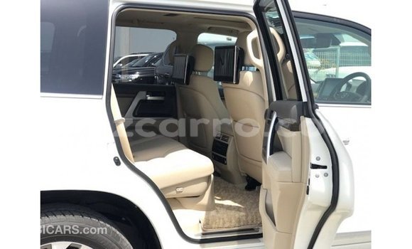 Buy Import Toyota Land Cruiser White Car in Import - Dubai in Cabo Delgado Buy Import Toyota Land Cruiser White Car in Import - Dubai in Cabo Delgado