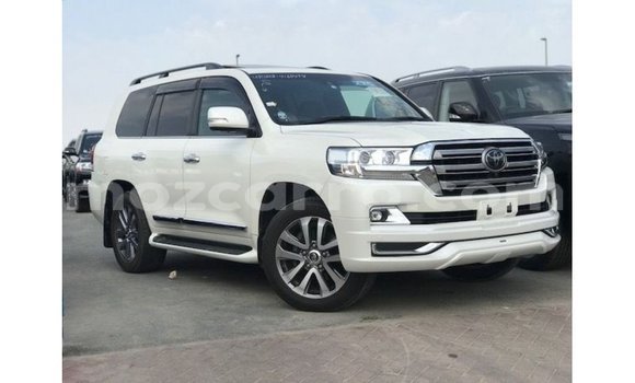 Comprar Importar Toyota Land Cruiser Branco Carro em Import - Dubai em Cabo Delgado
