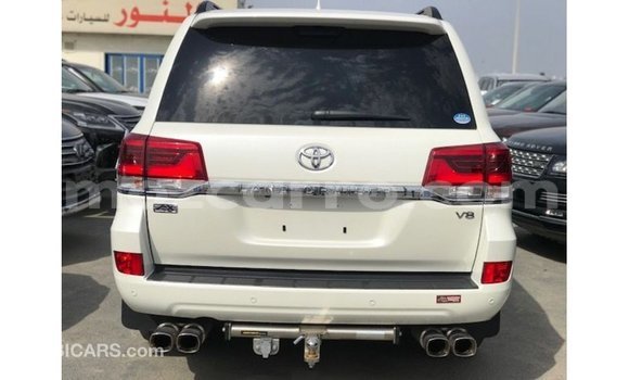 Tenga Imported Toyota Land Cruiser Chena Mota in Import - Dubai in Cabo Delgado Tenga Imported Toyota Land Cruiser Chena Mota in Import - Dubai in Cabo Delgado