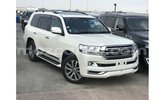 Tenga Imported Toyota Land Cruiser Chena Mota in Import - Dubai in Cabo Delgado Tenga Imported Toyota Land Cruiser Chena Mota in Import - Dubai in Cabo Delgado