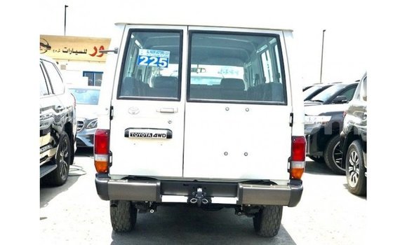 Buy Import Toyota Land Cruiser White Car in Import - Dubai in Cabo Delgado Buy Import Toyota Land Cruiser White Car in Import - Dubai in Cabo Delgado
