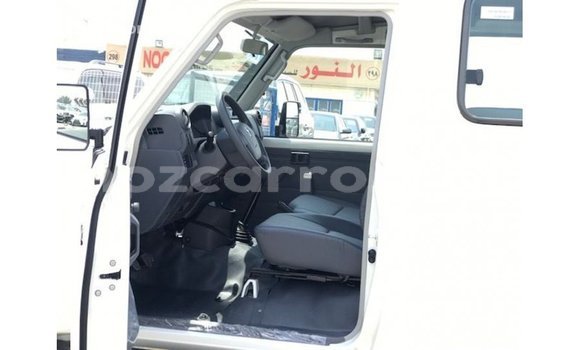 Buy Import Toyota Land Cruiser White Car in Import - Dubai in Cabo Delgado Buy Import Toyota Land Cruiser White Car in Import - Dubai in Cabo Delgado
