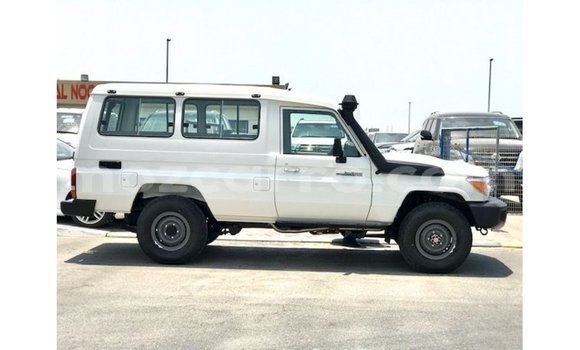 Buy Import Toyota Land Cruiser White Car in Import - Dubai in Cabo Delgado Buy Import Toyota Land Cruiser White Car in Import - Dubai in Cabo Delgado