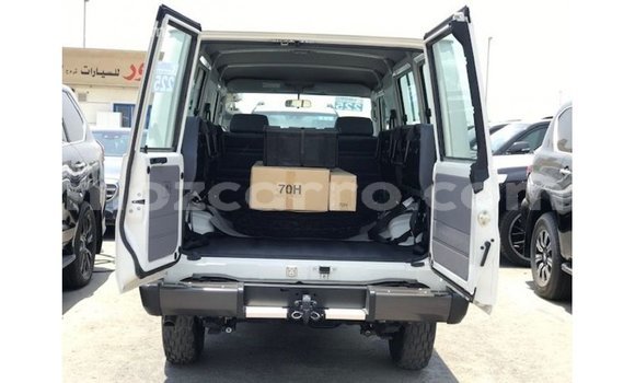 Buy Import Toyota Land Cruiser White Car in Import - Dubai in Cabo Delgado Buy Import Toyota Land Cruiser White Car in Import - Dubai in Cabo Delgado