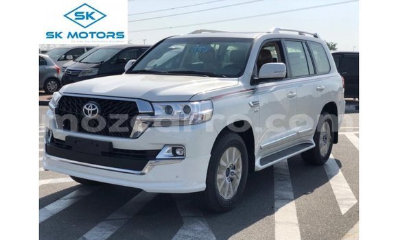 Comprar Importar Toyota Land Cruiser Branco Carro em Import - Dubai em Cabo Delgado