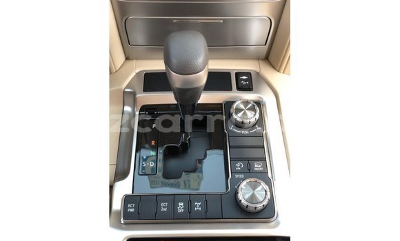 Buy Import Toyota Land Cruiser White Car in Import - Dubai in Cabo Delgado Buy Import Toyota Land Cruiser White Car in Import - Dubai in Cabo Delgado