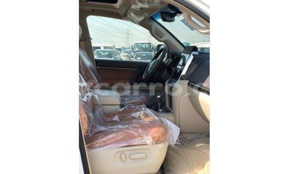 Buy Import Toyota Land Cruiser White Car in Import - Dubai in Cabo Delgado Buy Import Toyota Land Cruiser White Car in Import - Dubai in Cabo Delgado
