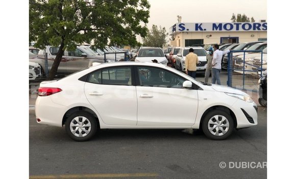 Nunua Imported Toyota Yaris Nyeupe Gari ndani ya Import - Dubai nchini Cabo Delgado Nunua Imported Toyota Yaris Nyeupe Gari ndani ya Import - Dubai nchini Cabo Delgado