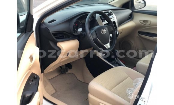 Nunua Imported Toyota Yaris Nyeupe Gari ndani ya Import - Dubai nchini Cabo Delgado Nunua Imported Toyota Yaris Nyeupe Gari ndani ya Import - Dubai nchini Cabo Delgado