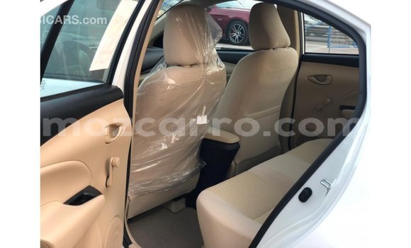 Nunua Imported Toyota Yaris Nyeupe Gari ndani ya Import - Dubai nchini Cabo Delgado Nunua Imported Toyota Yaris Nyeupe Gari ndani ya Import - Dubai nchini Cabo Delgado