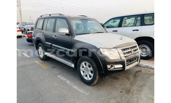 Nunua Imported Mitsubishi Pajero Nyeusi Gari ndani ya Import - Dubai nchini Cabo Delgado Nunua Imported Mitsubishi Pajero Nyeusi Gari ndani ya Import - Dubai nchini Cabo Delgado