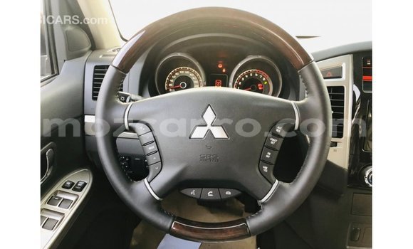 Nunua Imported Mitsubishi Pajero Nyeusi Gari ndani ya Import - Dubai nchini Cabo Delgado Nunua Imported Mitsubishi Pajero Nyeusi Gari ndani ya Import - Dubai nchini Cabo Delgado