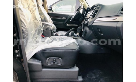 Nunua Imported Mitsubishi Pajero Nyeusi Gari ndani ya Import - Dubai nchini Cabo Delgado Nunua Imported Mitsubishi Pajero Nyeusi Gari ndani ya Import - Dubai nchini Cabo Delgado