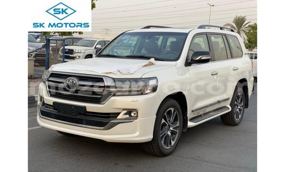 Comprar Importar Toyota Land Cruiser Branco Carro em Import - Dubai em Cabo Delgado