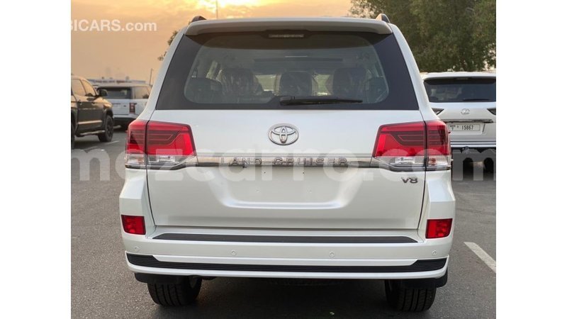 Big with watermark toyota land cruiser cabo delgado import dubai 8833