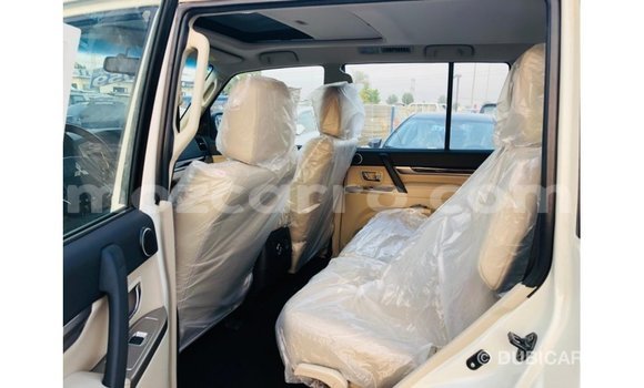 Nunua Imported Mitsubishi Pajero Nyeupe Gari ndani ya Import - Dubai nchini Cabo Delgado Nunua Imported Mitsubishi Pajero Nyeupe Gari ndani ya Import - Dubai nchini Cabo Delgado
