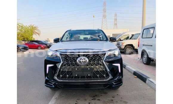 Comprar Importar Toyota Fortuner Preto Carro em Import - Dubai em Cabo Delgado