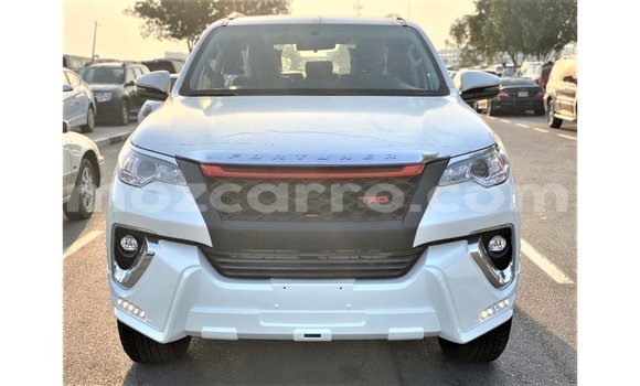 Comprar Importar Toyota Fortuner Branco Carro em Import - Dubai em Cabo Delgado