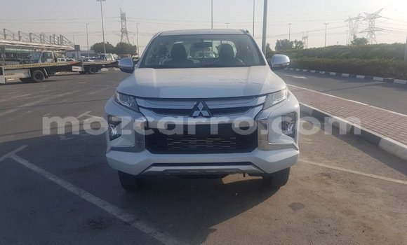 Comprar Importar Mitsubishi L200 Branco Carro em Import - Dubai em Cabo Delgado