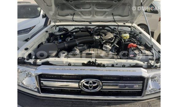 Buy Import Toyota Land Cruiser White Car in Import - Dubai in Cabo Delgado Buy Import Toyota Land Cruiser White Car in Import - Dubai in Cabo Delgado