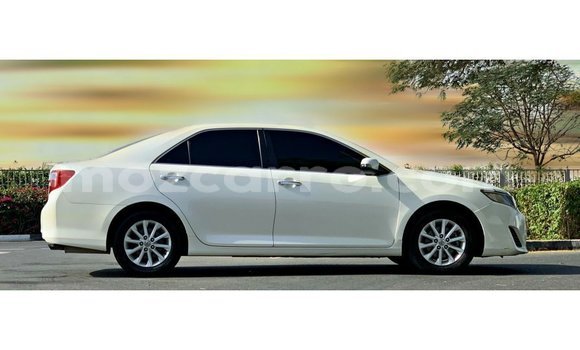 Nunua Imported Toyota Camry Nyeupe Gari ndani ya Import - Dubai nchini Cabo Delgado Nunua Imported Toyota Camry Nyeupe Gari ndani ya Import - Dubai nchini Cabo Delgado