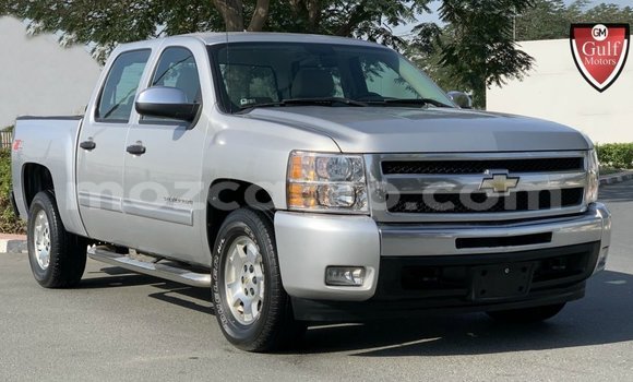 Nunua Imported Chevrolet Silverado Nyingine Gari ndani ya Import - Dubai nchini Cabo Delgado