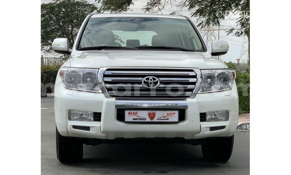 Tenga Imported Toyota Land Cruiser Chena Mota in Import - Dubai in Cabo Delgado Tenga Imported Toyota Land Cruiser Chena Mota in Import - Dubai in Cabo Delgado