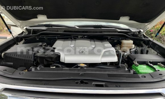 Tenga Imported Toyota Land Cruiser Chena Mota in Import - Dubai in Cabo Delgado Tenga Imported Toyota Land Cruiser Chena Mota in Import - Dubai in Cabo Delgado