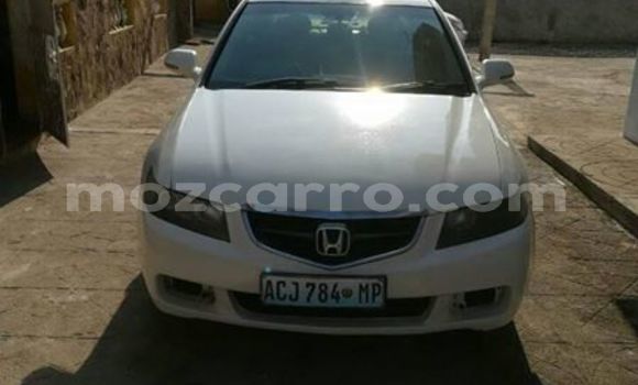 Comprar Usado Honda Accord Branco Carro em Maputo em Maputo