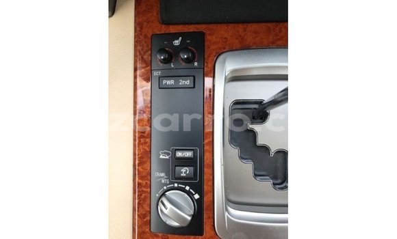 Tenga Imported Toyota Land Cruiser Tsvuku Mota in Import - Dubai in Cabo Delgado Tenga Imported Toyota Land Cruiser Tsvuku Mota in Import - Dubai in Cabo Delgado