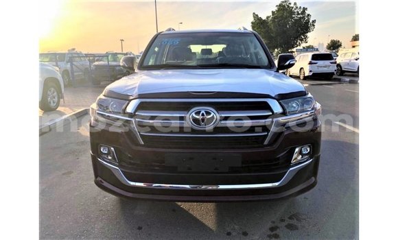 Tenga Imported Toyota Land Cruiser Zvimwe Mota in Import - Dubai in Cabo Delgado