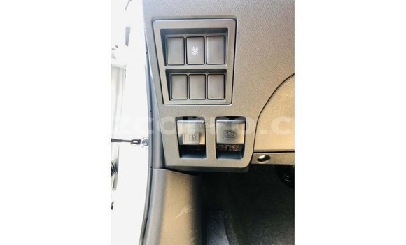 Tenga Imported Toyota Hilux Chena Mota in Import - Dubai in Cabo Delgado Tenga Imported Toyota Hilux Chena Mota in Import - Dubai in Cabo Delgado