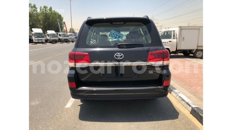 Big with watermark toyota land cruiser cabo delgado import dubai 8886