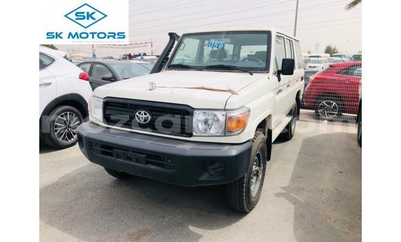 Comprar Importar Toyota Land Cruiser Branco Carro em Import - Dubai em Cabo Delgado