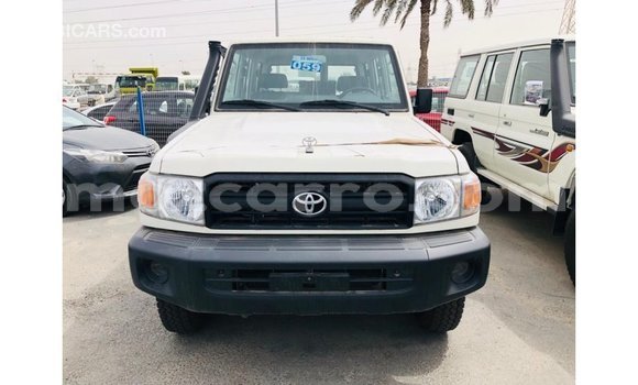 Nunua Imported Toyota Land Cruiser Nyeupe Gari ndani ya Import - Dubai nchini Cabo Delgado Nunua Imported Toyota Land Cruiser Nyeupe Gari ndani ya Import - Dubai nchini Cabo Delgado