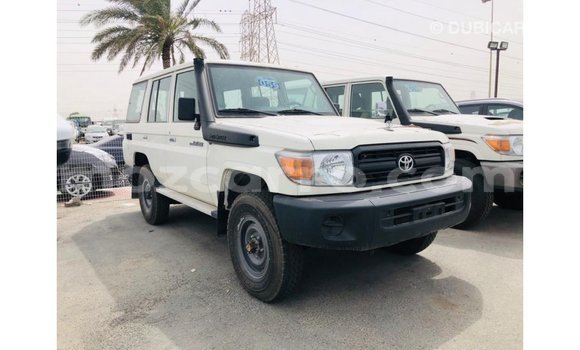 Nunua Imported Toyota Land Cruiser Nyeupe Gari ndani ya Import - Dubai nchini Cabo Delgado Nunua Imported Toyota Land Cruiser Nyeupe Gari ndani ya Import - Dubai nchini Cabo Delgado